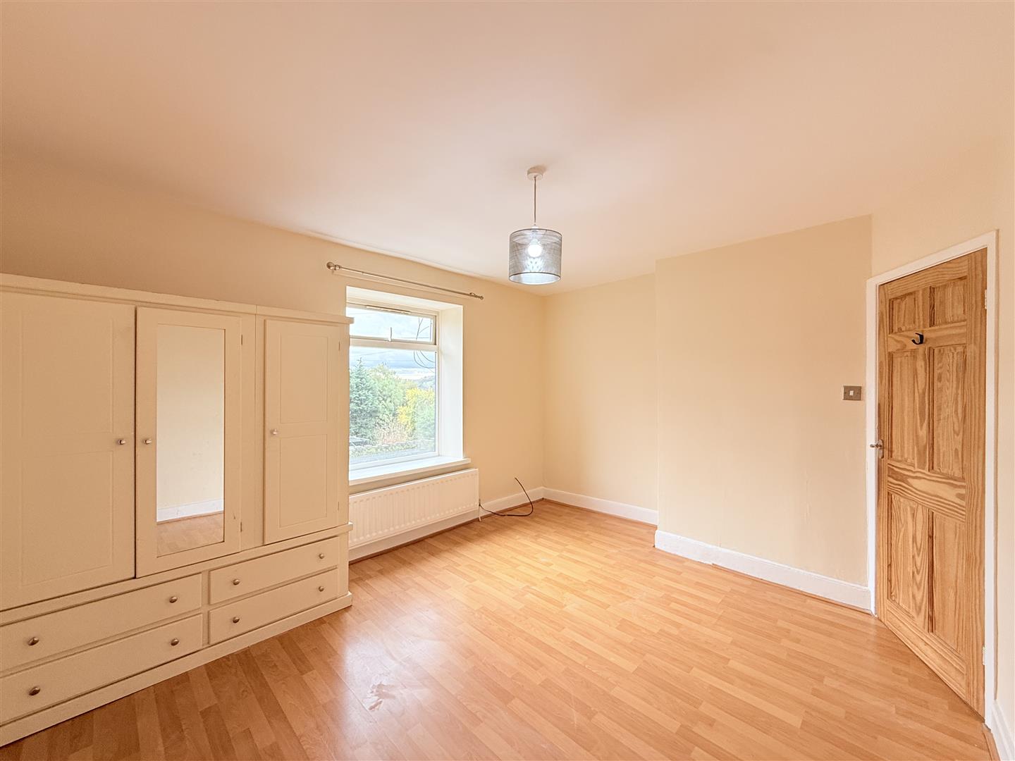 2 bed house - mid terrace in Stockport Road, Mossley – photo 4